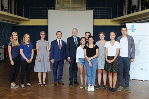 Rektor Schiewer begrüßt die neuen Studierenden des Masterstudienganges Deutsch-französisches Recht