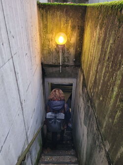 Abgang in den sogenannten James Bond Tunnel Abgang in den sogenannten James Bond Tunnel